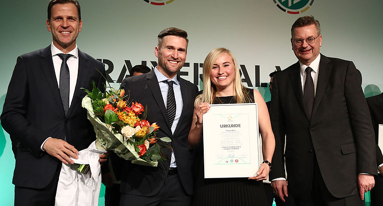 Verbandssportlehrerin Theresa Merk besteht Fußball-Lehrer-Lizenz